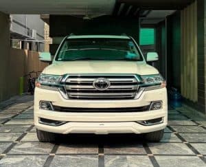 Rent a car in Lahore Land Cruiser V8